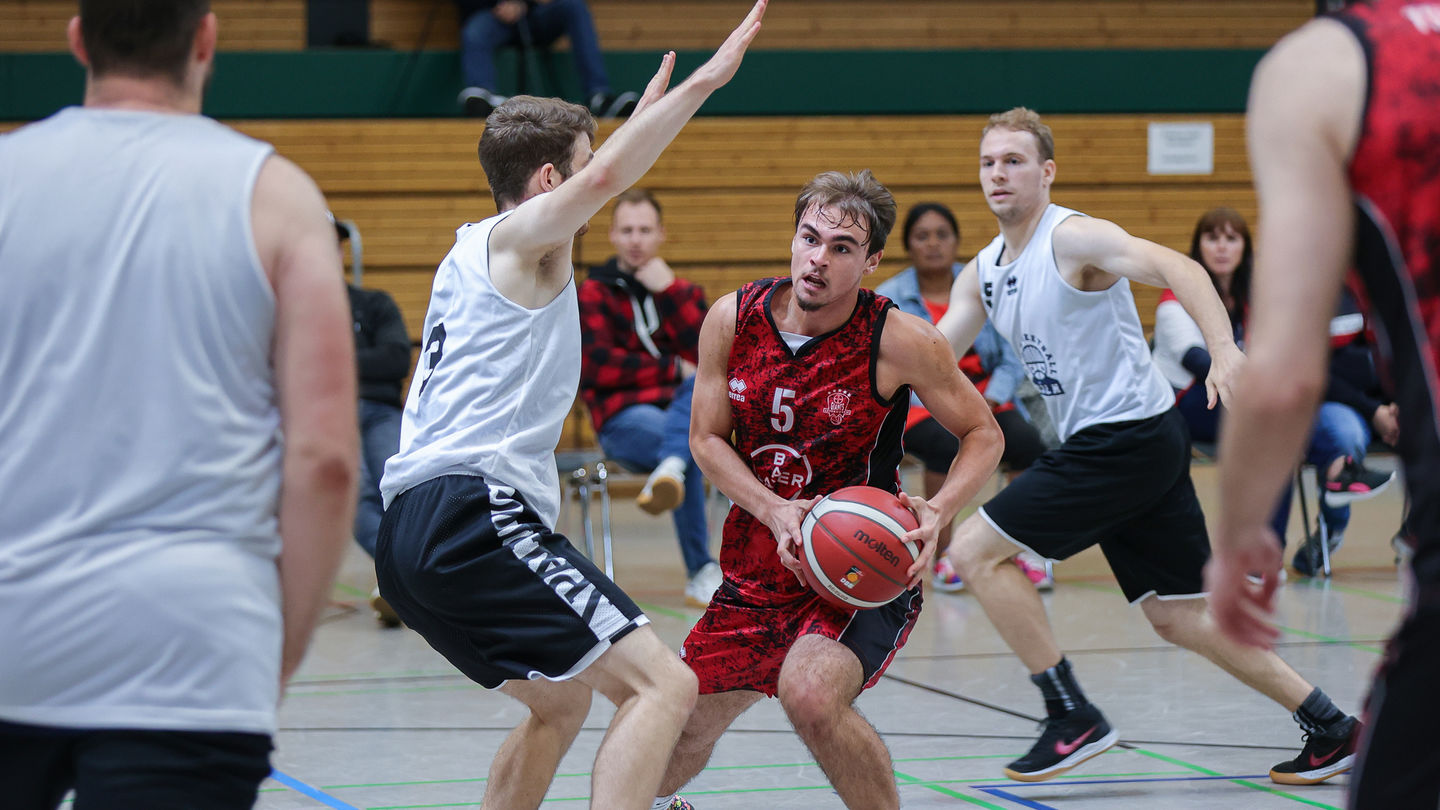 Für Neuzugang Calin Nita und seine Teamkollegen wird es ernst / Foto: Frank Fankhauser