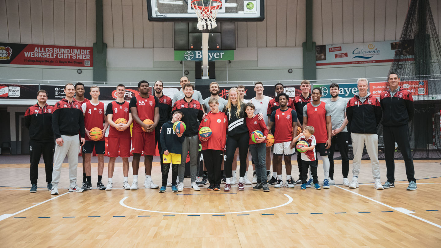 Für das Team "Bananenflanke Basketball" war der Besuch bei den Profis der GIANTS ein tolles Erlebnis / Foto: Nils Althoff