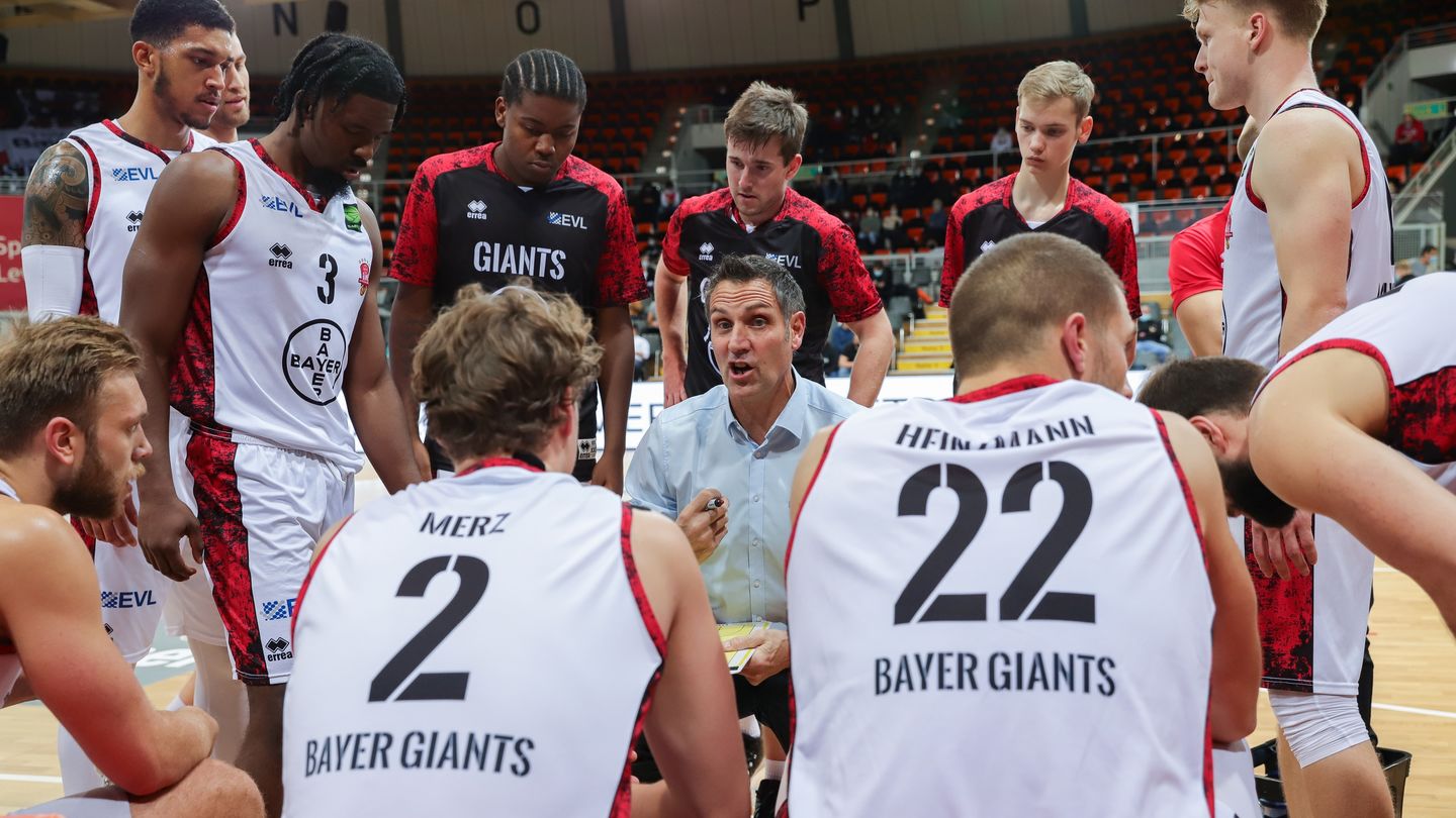 Mit voller Konzentration bezwangen die Schützlinge von Coach Gnad die Kirchheim Knights / Foto: Frank Fankhauser