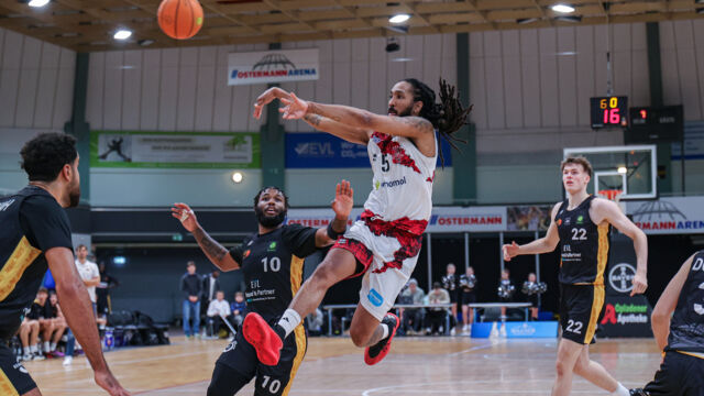 Donte Nicholas und seine Kollegen bezwangen Benrau im Hinspiel knapp mit 65:62 / Foto: Frank Fankhauser