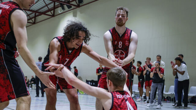 Nur gemeinsam kann sich die Herren ll aus dem Tabellenkeller der Regio befreien / Foto: Frank Fankhauser (@effefffoto)