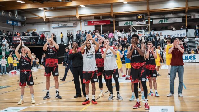 Hatten allen Grund zur Freude: Die GIANTS gewannen deutlich / Foto: Nils Althoff (NA)