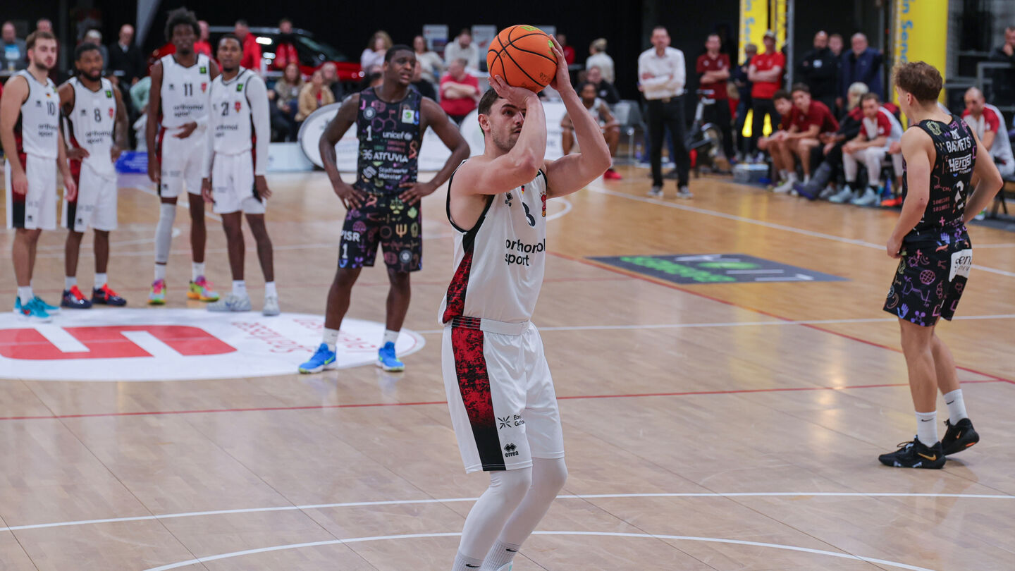 Ob es reicht? Ein Einsatz von Luca Kahl gegen Quakenbrück ist fraglich / Foto: Frank Fankhauser