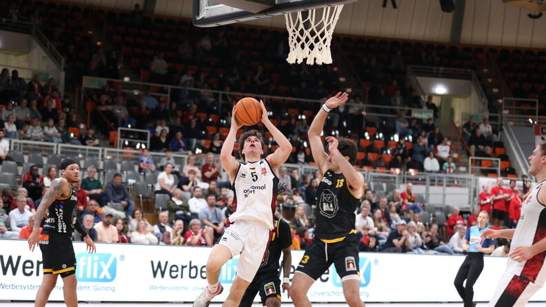 Stand für BAYER knapp 19 Minuten auf dem Parkett: Jug Bogdan / Foto: Uwe Pulsfort
