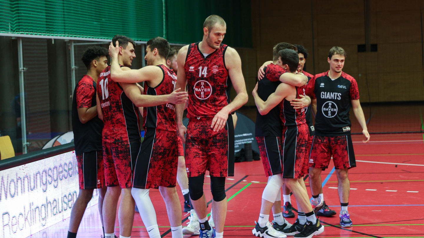 "Wir haben Grund zu feiern" - BAYER ll gewinnt zum fünften Mal in Serie / Foto: Frank Fankhauser (@effefffoto)