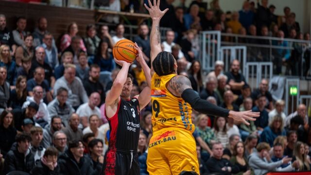 Bejubelten in Kirchheim einen Sieg: Luca Finn Kahl und seine Kollegen setzten sich im Süden durch / Foto: Silas Kunz