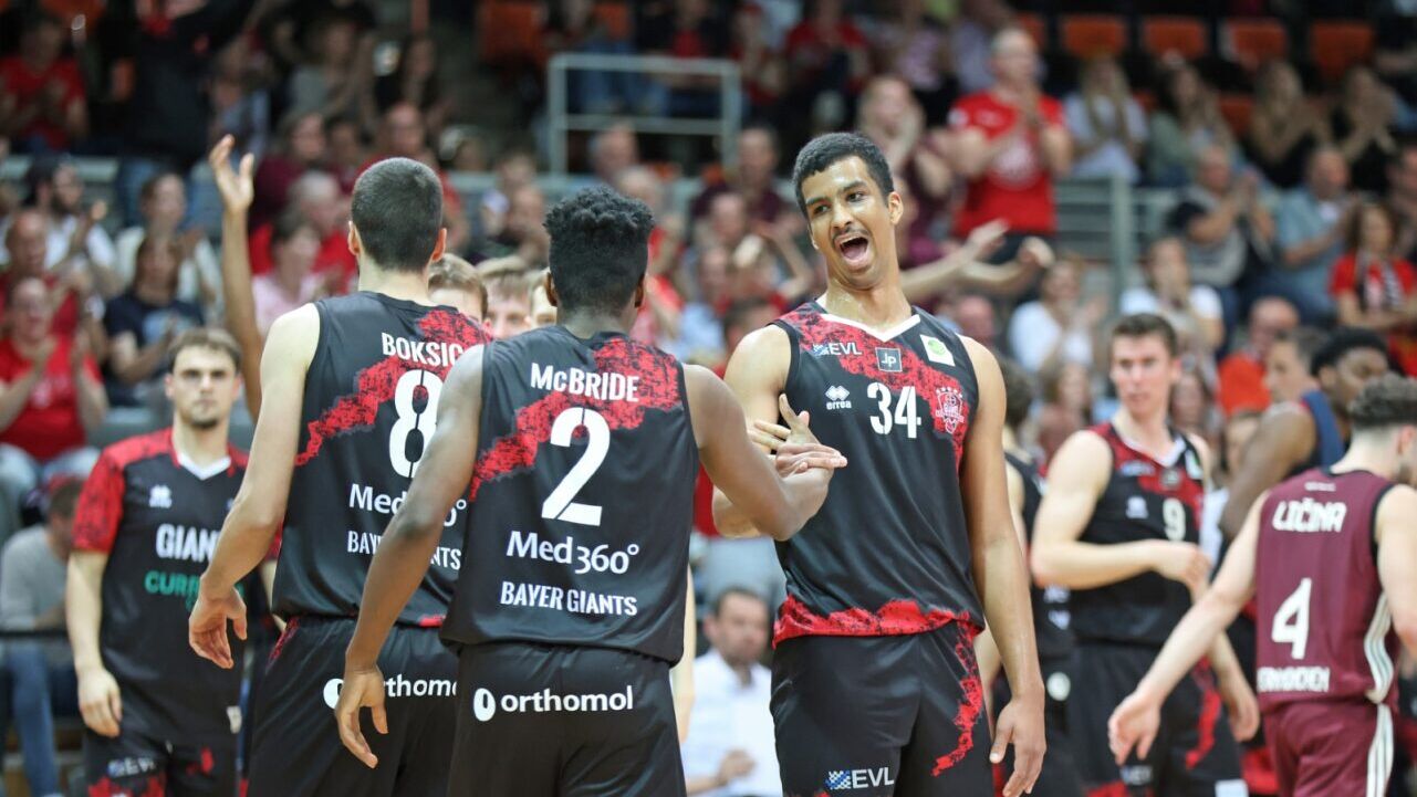 Gemeinsam wollen Trey McBride und Latrell Großkopf in München gewinnen / Foto: Michael Fleschenberg