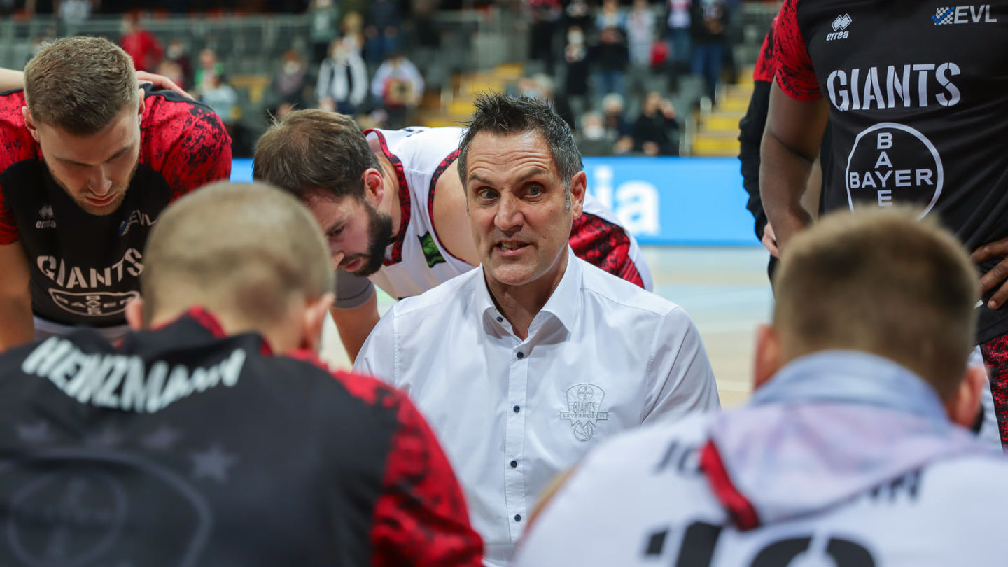 Trainer Hansi Gnad erwartet ein enges, ausgeglichenes Spiel / Foto: Frank Fankhauser