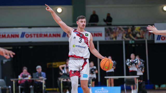 "Hier geht es entlang" - Luca Kahl und die GIANTS empfangen die Sixers / Foto: Frank Fankhauser (FF)