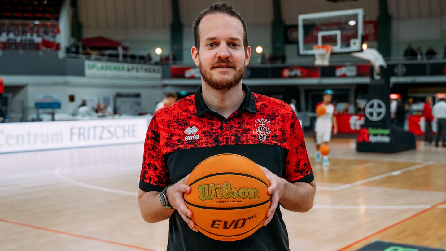 Ist jetzt Teil der Farbenstädter: Kevin Koch / Foto: Nils Althoff (NA)