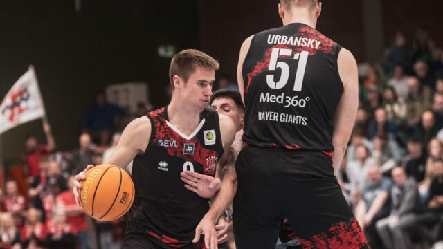 In Ibbenbüren gewonnen: Marius Stoll und Sören-Eyke Urbansky feiern Saisonsieg Nummer 6 / Foto: Nils Althoff