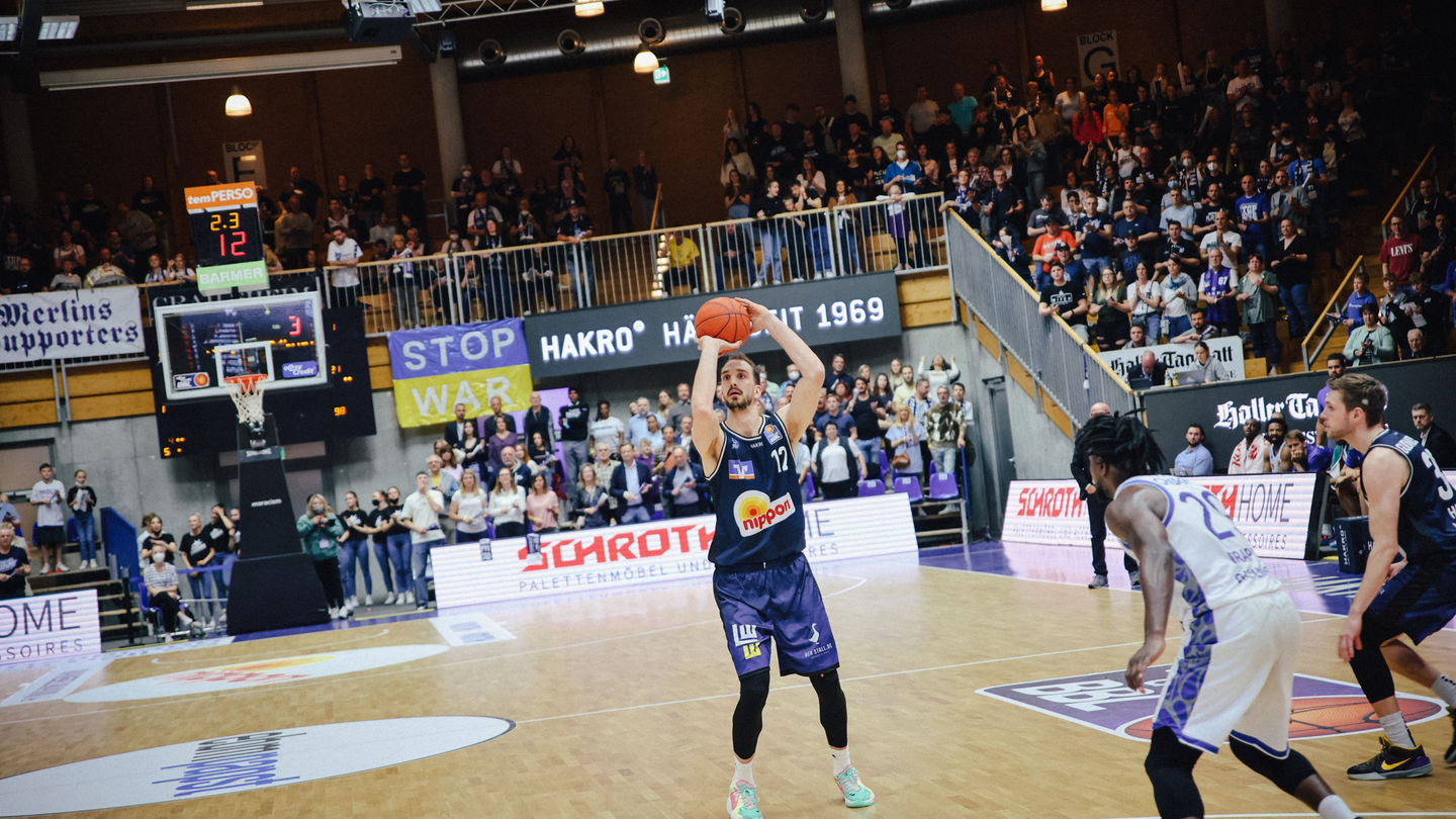 Stand in der BBL bereits in 98 Begegnungen auf dem Parkett: Dejan Kovacevic / Foto: Die Lichtbuilder