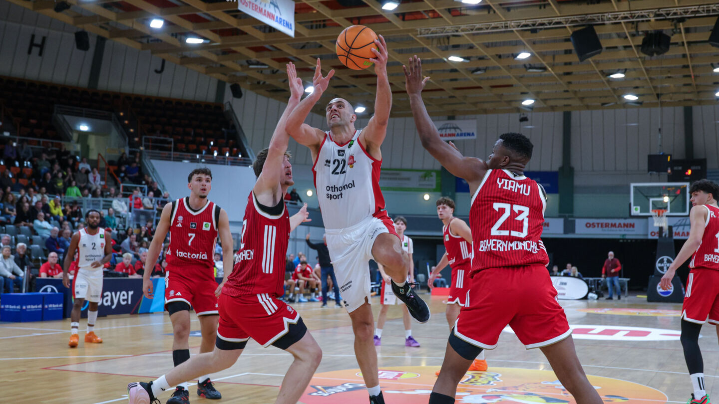 Dennis Heinzmann erzielte mit 22 Punkten und 11 Rebounds das nächste Double Double. Foto: Fankhauser