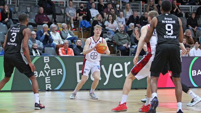 Lennard Winter und seine Mannschaftskameraden reisen zu den Artland Dragons nach Quakenbrück / Foto: Michael Fleschenberg