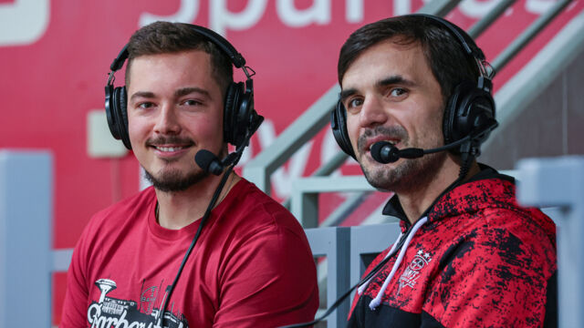 Hendrik Scheler (l.) gibt seine Position als Hauptkommentator ab - Christopher Kwiotek (r.) übernimmt / Foto: Frank Fankhauser