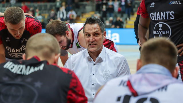 Trainer Hansi Gnad erwartet ein enges, ausgeglichenes Spiel / Foto: Frank Fankhauser