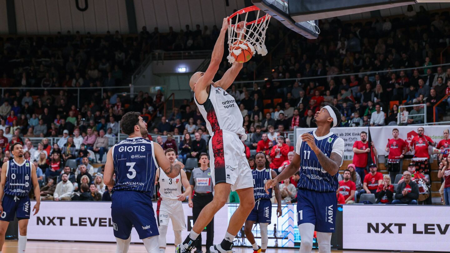"Slamte" auch mehrfach gegen Bochum: Dennis Heinzmann / Foto: Frank Fankhauser