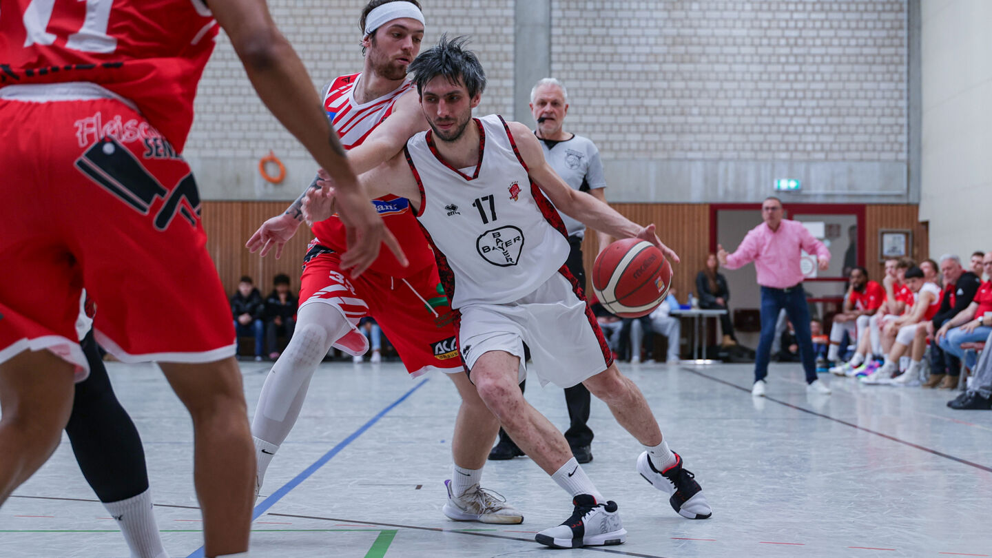 Wühlt sich auch 2025/26 durch die 1. Regionalliga West: Michael Kuczmann / Foto: Frank Fankhauser