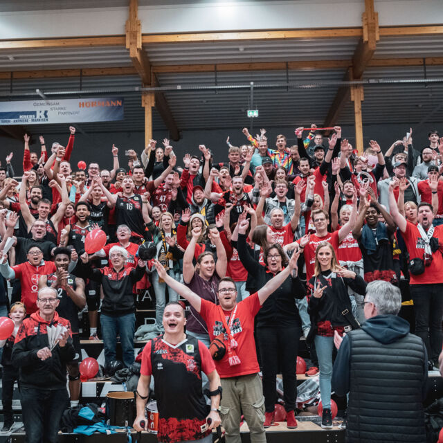 200 Fans feierten die GIANTS in Schwelm / Foto: Nils Althoff