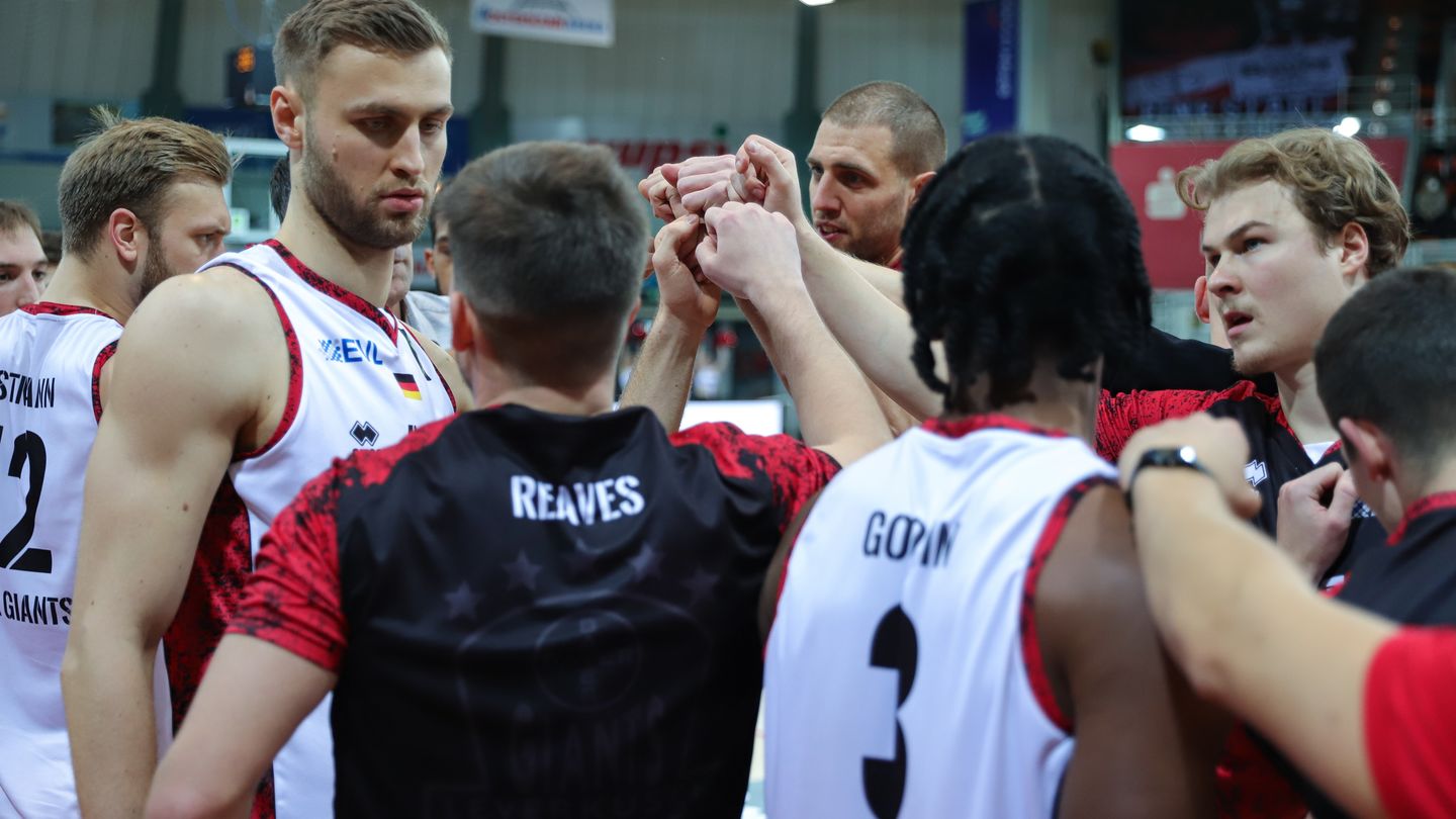 Neues Jahr, neues Glück: Die GIANTS empfangen zum Auftakt ins Jahr 2022 die Eisbären Bremerhaven / Foto: Frank Fankhauser @effefffoto