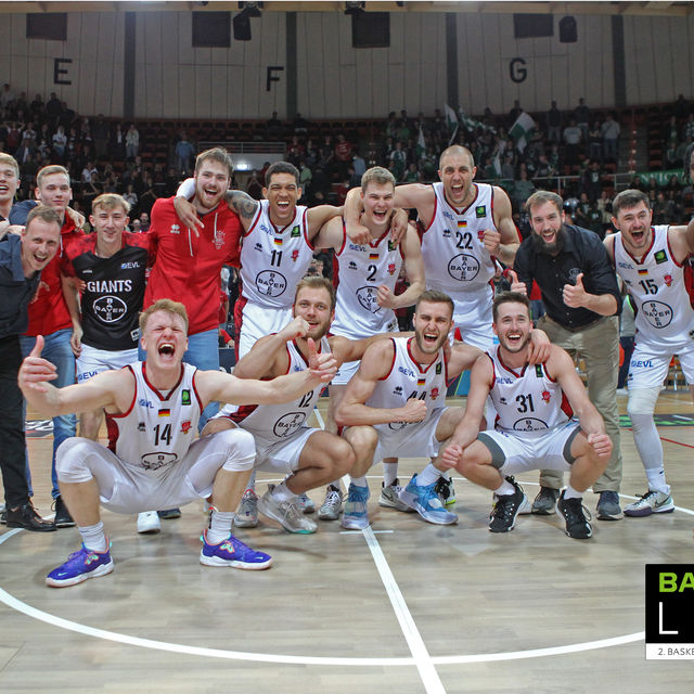 Großer Jubel bei den BAYER GIANTS: Der Rekordmeister zieht in das Halbfinale ein! - Foto: Michael Fleschenberg