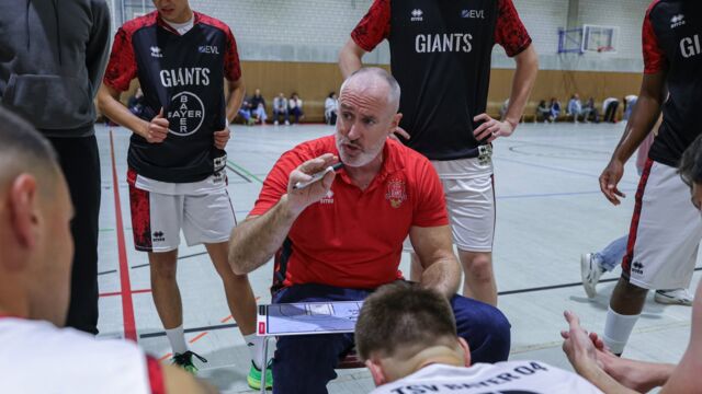 Verlor mit der U22 zum Auftakt: GIANTS-Coach Matt Dodson / Foto: Frank Fankhauser