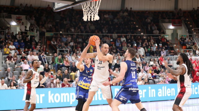 Schrammte mit seiner Mannschaft knapp am Sieg vorbei: Dennis Heinzmann / Foto: Uwe Pulsfort