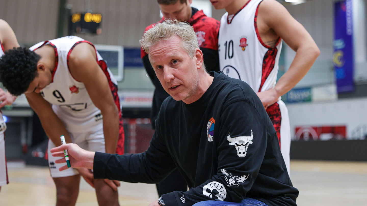 Für Coach Karsten Schul und seine Jungs ist die Hinrunde in der 1. Regionalliga West beendet / Foto: Frank Fankhauser (@effefffoto)