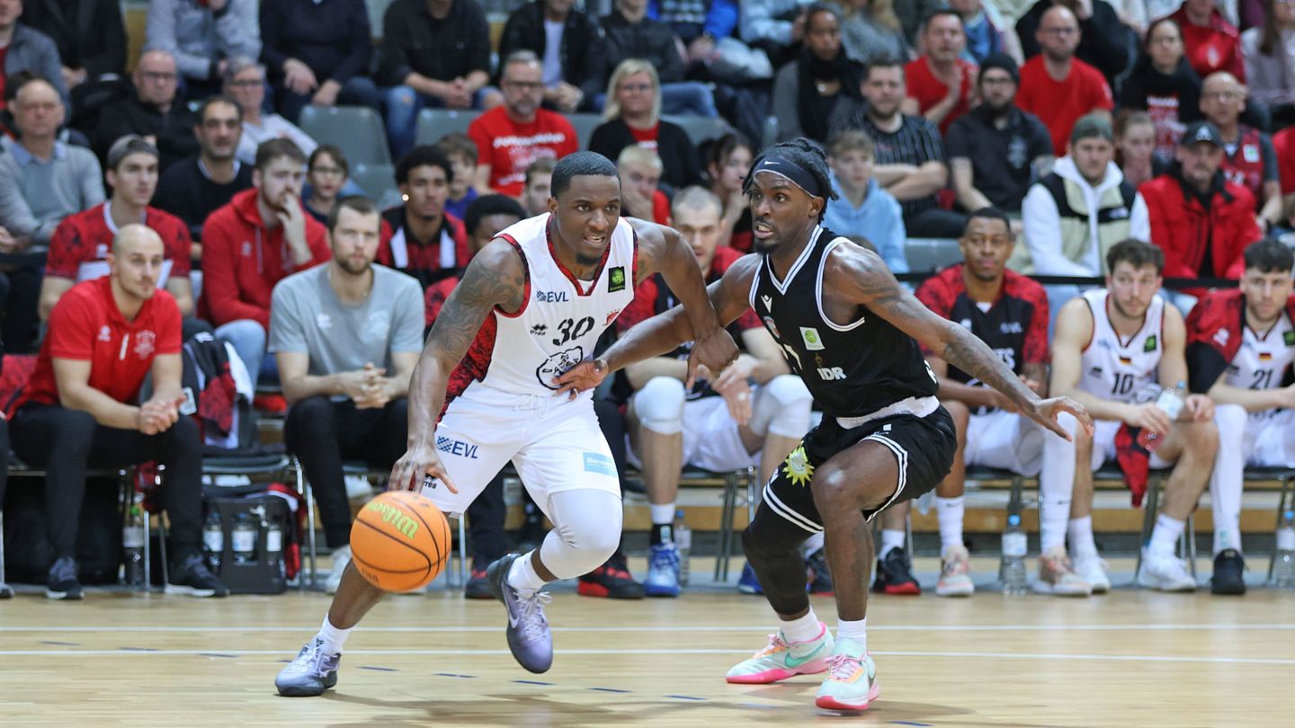 Machte sein erstes Spiel für BAYER: TreVion Crews (Foto: Michael Fleschenberg)