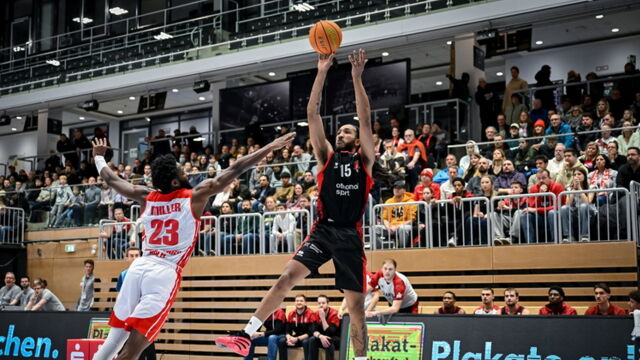 In Düsseldorf mussten Donte Nicholas und seine Kollegen die neunte Niederlage in Serie hinnehmen / Foto: Gero Müller-Laschet