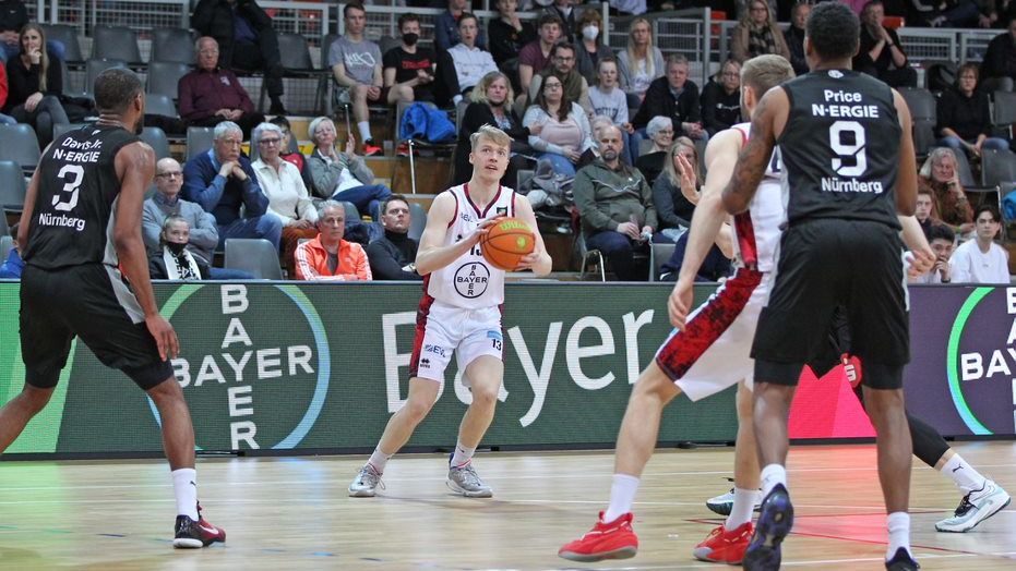 Lennard Winter und seine Mannschaftskameraden reisen zu den Artland Dragons nach Quakenbrück / Foto: Michael Fleschenberg