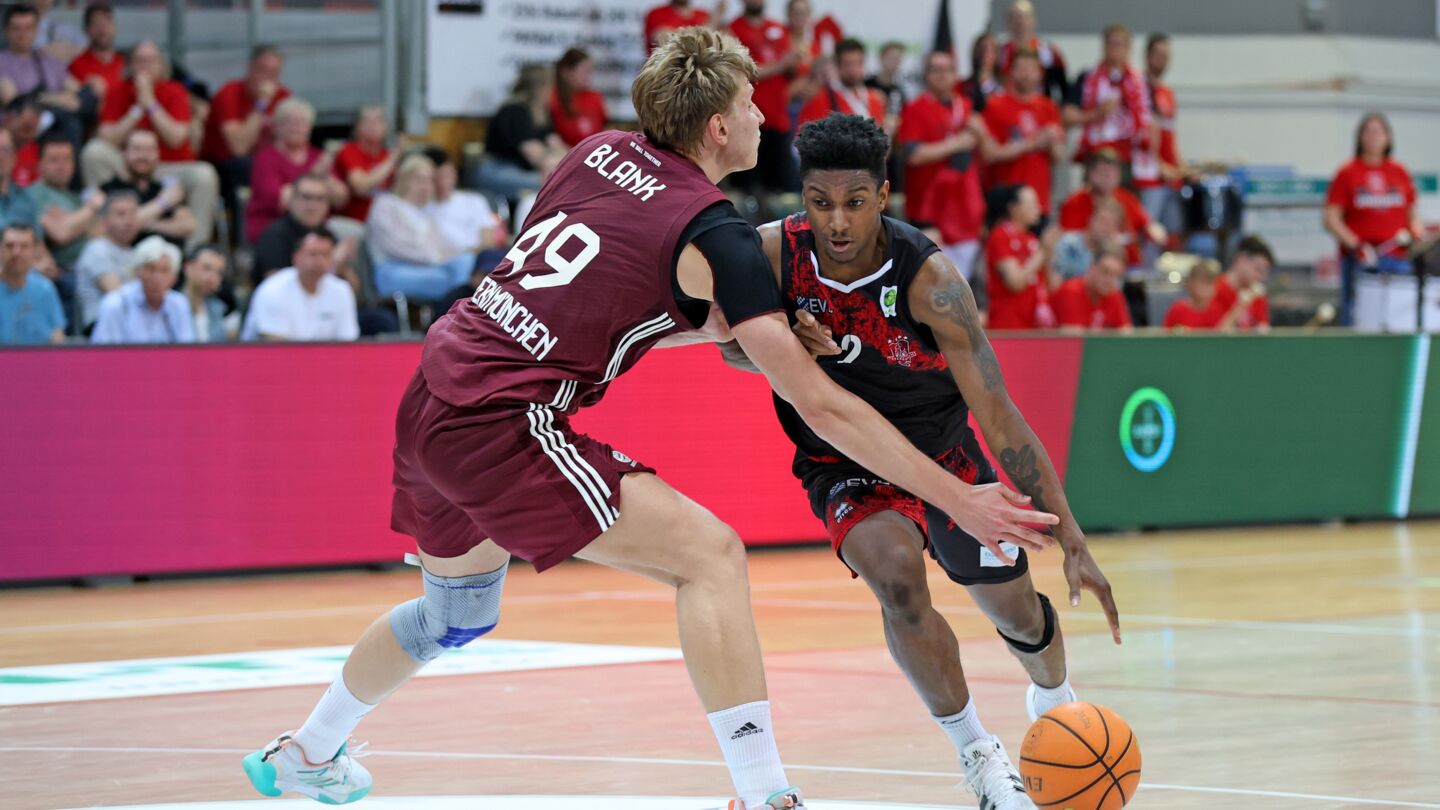 Die BAYER GIANTS sind gegen den FC Bayern Basketball 2 mit 1:0 in Führung gegangen. Foto: Fleschenberg