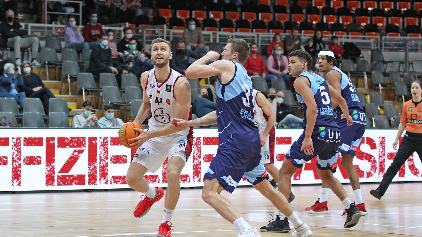 Gegen die Eisbären Bremerhaven griff Marko Bacak 15 Rebounds ab / Foto: Michael Fleschenberg