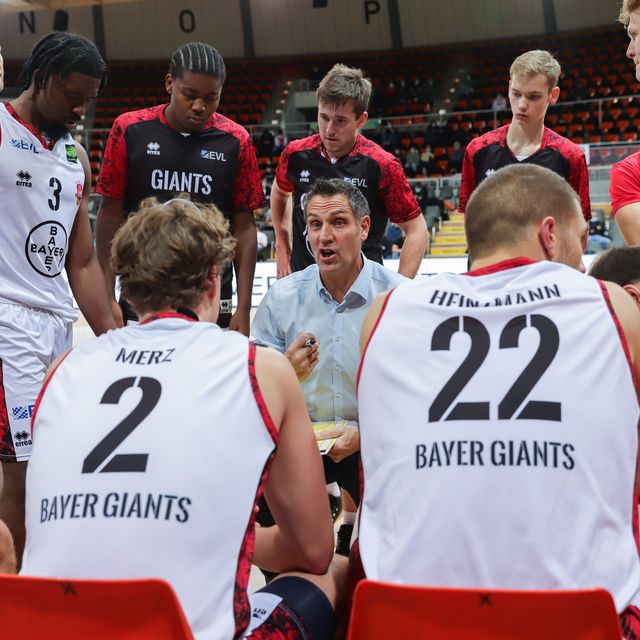Mit voller Konzentration bezwangen die Schützlinge von Coach Gnad die Kirchheim Knights / Foto: Frank Fankhauser