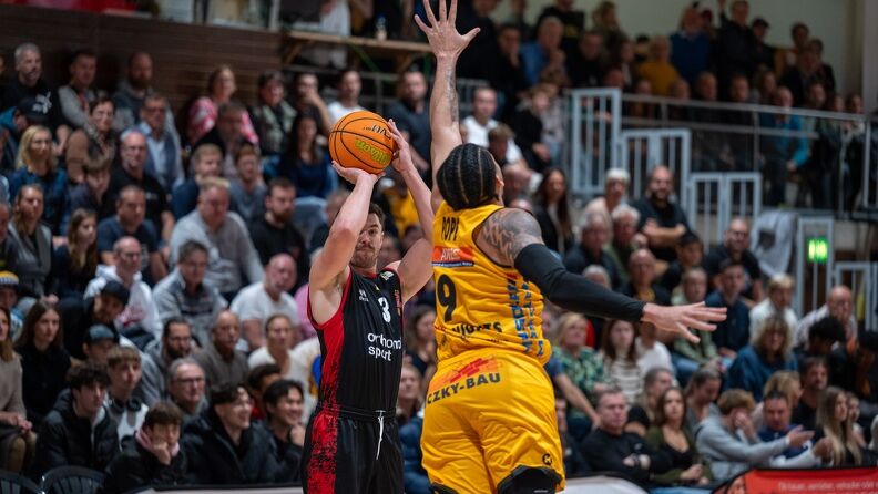Bejubelten in Kirchheim einen Sieg: Luca Finn Kahl und seine Kollegen setzten sich im Süden durch / Foto: Silas Kunz