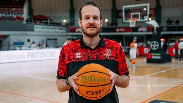 Ist jetzt Teil der Farbenstädter: Kevin Koch / Foto: Nils Althoff (NA)