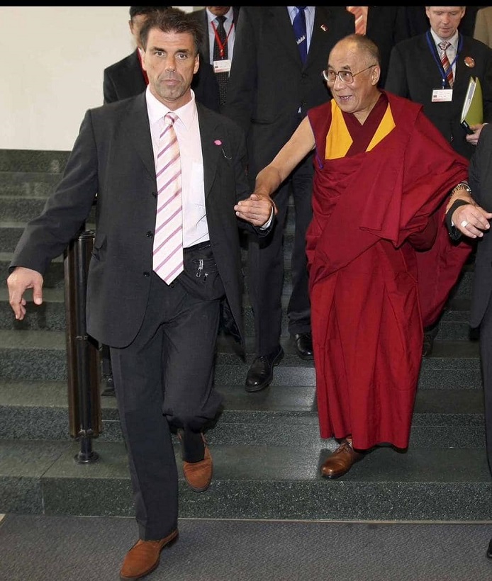 War u.a. für den Schutz des Dalai Lamas zuständig: Ako Hintzen